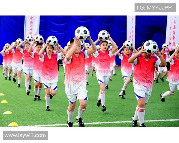 十位传奇球星告别绿茵场：那些难忘的告别时刻与背后的故事