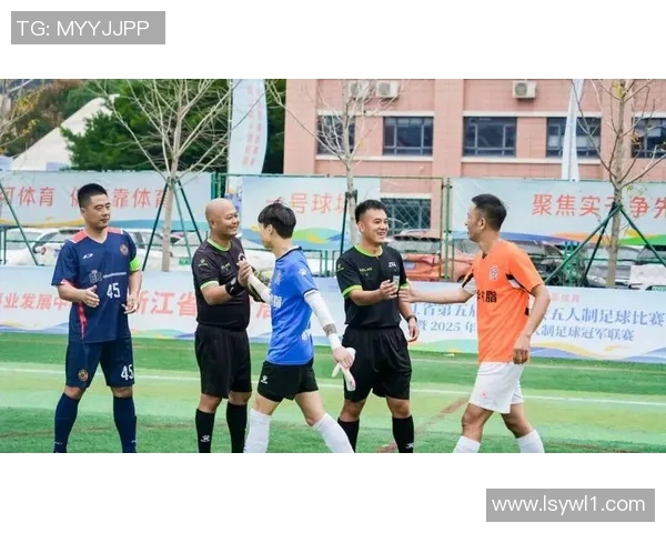 球星领衔五人制足球赛场激战 体验极速对抗与技术碰撞